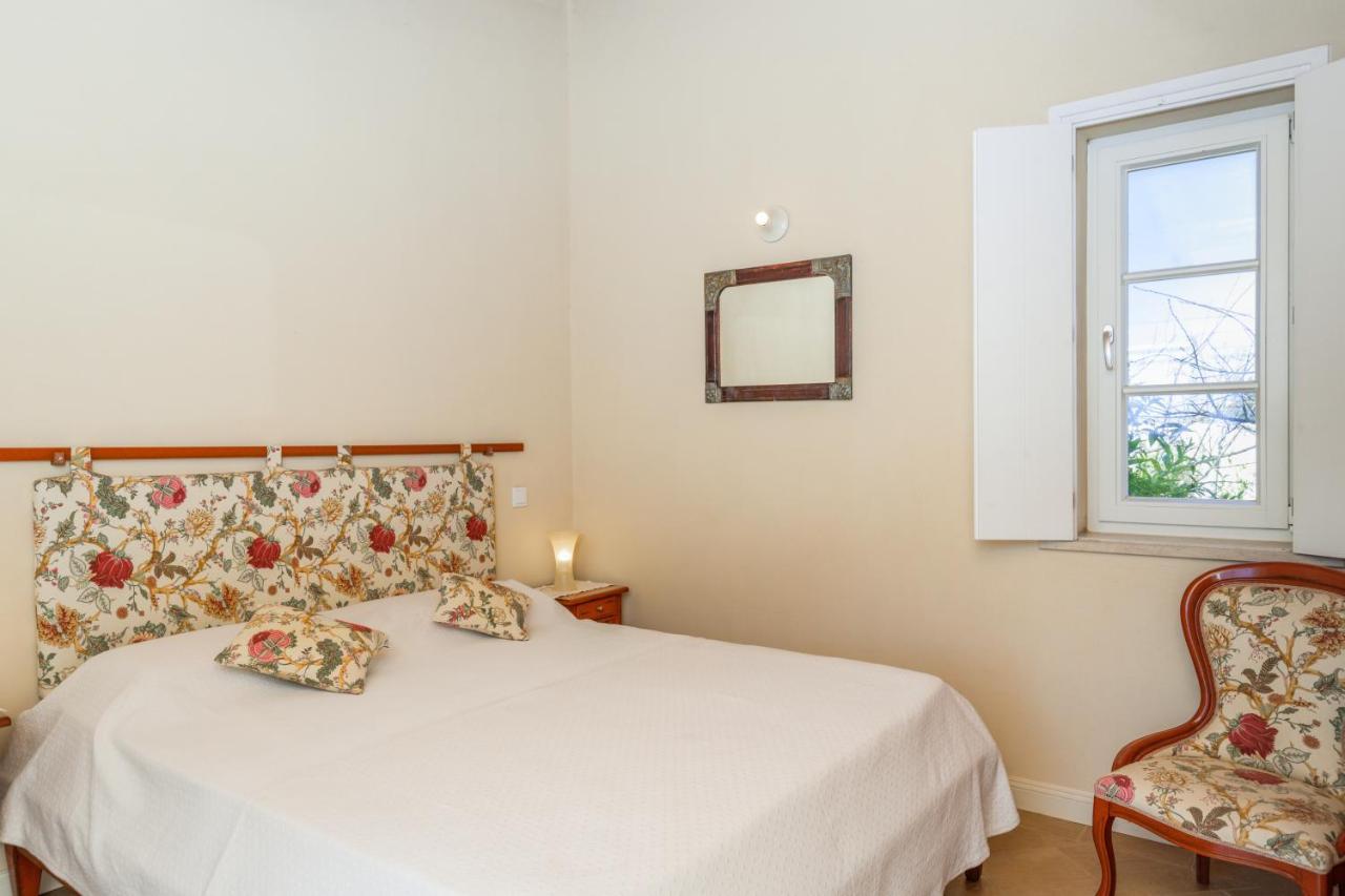 Gotas De Luar Turismo Rural Guest House วิลานอวา ดิ มิลฟงติส ภายนอก รูปภาพ